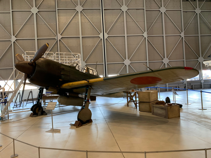 実物大レプリカの零戦52型。あいち航空ミュージアムでは、YS-11の実機も展示さている