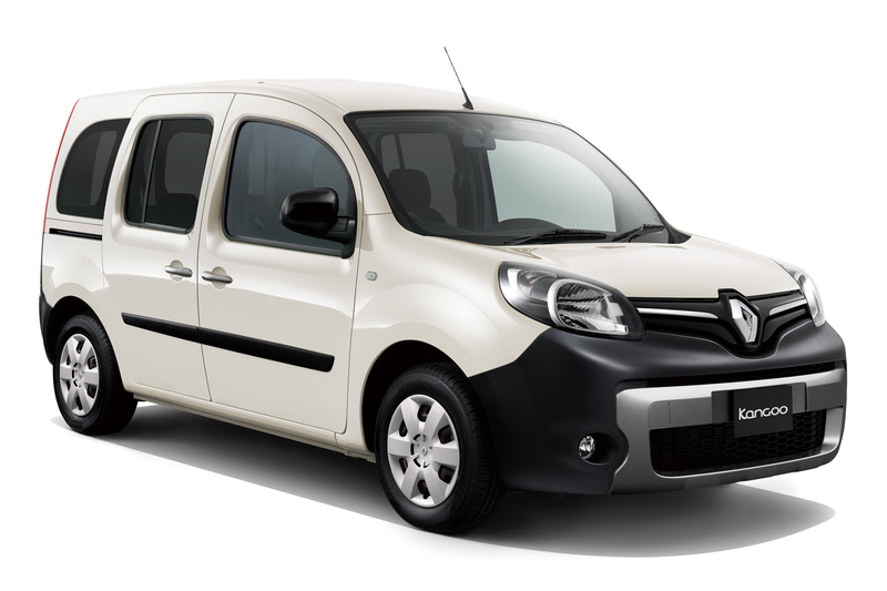 専用ボディカラー「イヴォワール」とブラック塗装のバンパーで外観をコーディネート