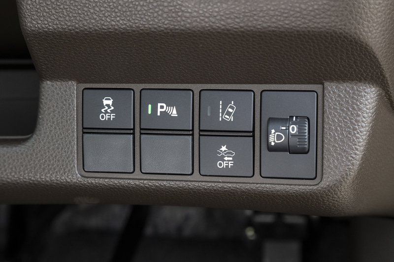 ステアリングコラム右側のスイッチ類