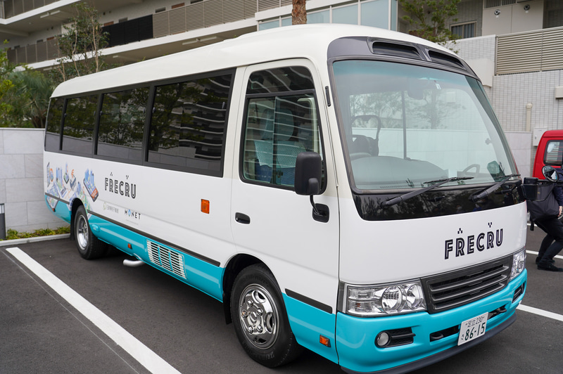 リエッセII GX（形式：SHG-XZB50M）を利用したFRECRUのバス