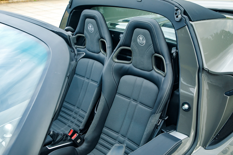 バトルシップグレー