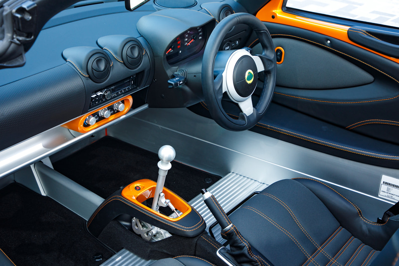 バーントオレンジ