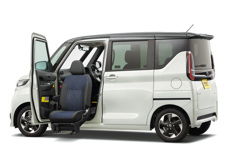 ルークス 助手席スライドアップシート