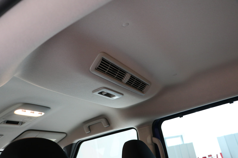 「プラズマクラスター搭載リヤシーリングファン」は、スイッチ部分を後面から下面に変更したことで運転席からも後部席からも操作しやすくなった（オプション）