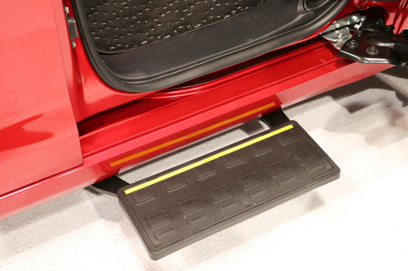 全車へ装着できるオプション「オートステップ」はオーテックの取り扱い商品