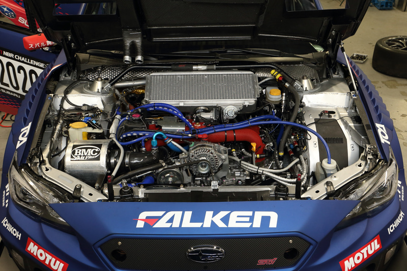 SUBARU WRX STIのエンジンルーム