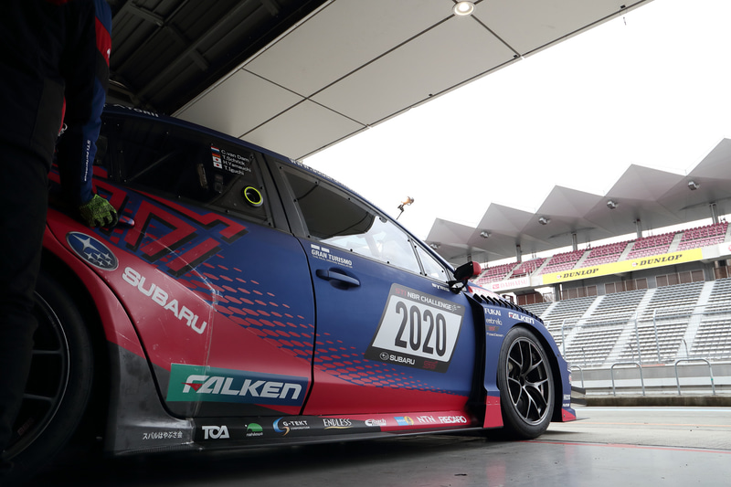 ドライバー交代やマシンチェックなどを挟みつつ、シェイクダウンテストが続けられた