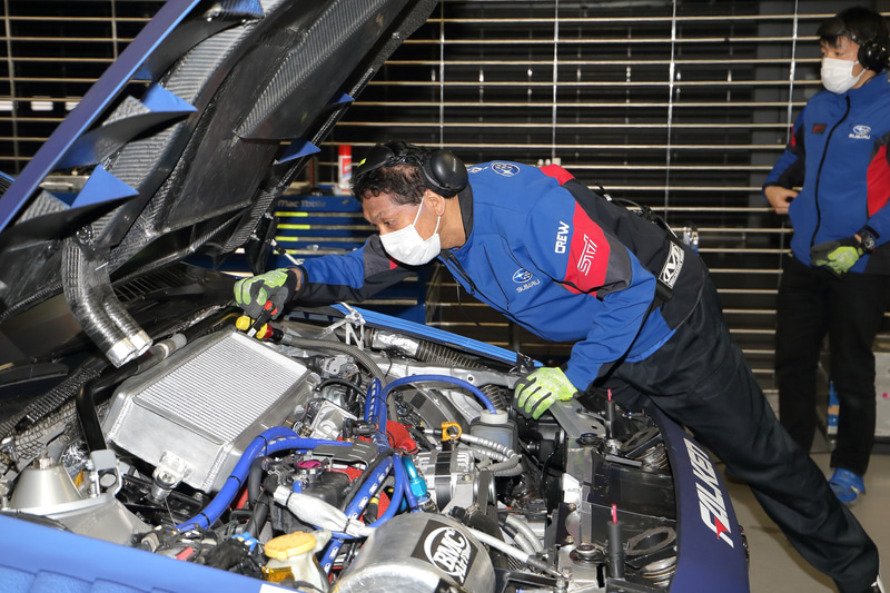 ドライバー交代やマシンチェックなどを挟みつつ、シェイクダウンテストが続けられた