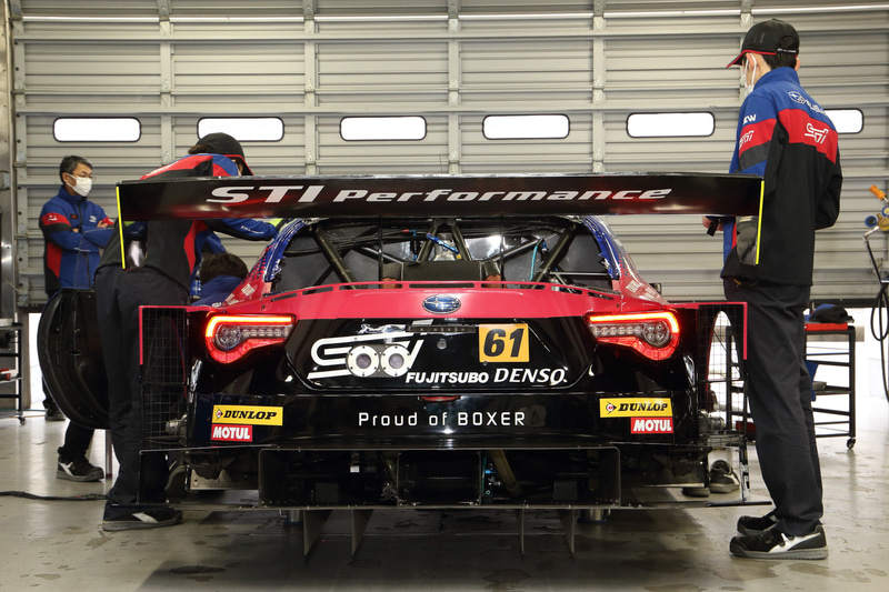 フロントスプリッターやリアディフューザーの形状を変更