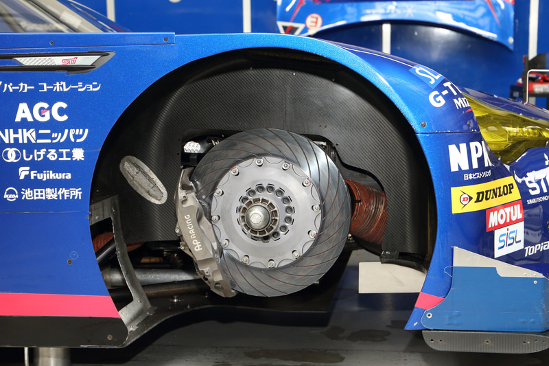 前後サスペンションの取り付け部の剛性をアップ