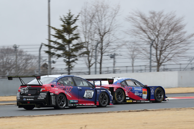 SUBARU BRZ R＆D SPORTも走行テストとピット内でのチェックなどが繰り返された