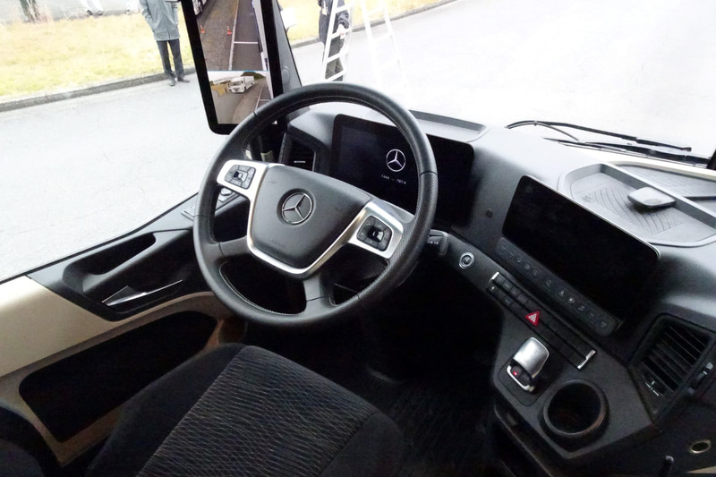 アクトロスの運転席まわり