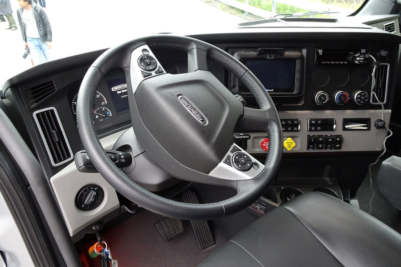 カスケディアの運転席まわり