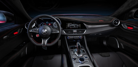 アルファ ロメオ、新型「ジュリア GTA」公開。限定500台で伝説のモデル