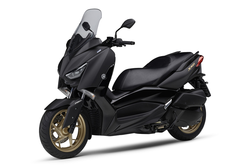 新色の「マットブラック」