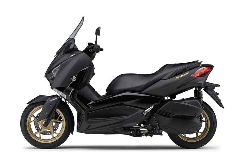 新色の「マットブラック」