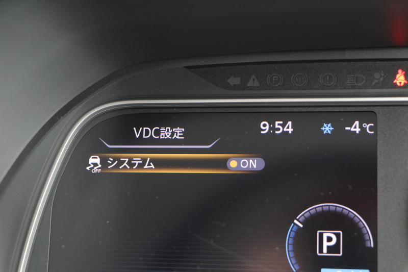 VDCは車輪の空転を検知して、ブレーキやモーター出力でタイヤの空転を低減させてくれる