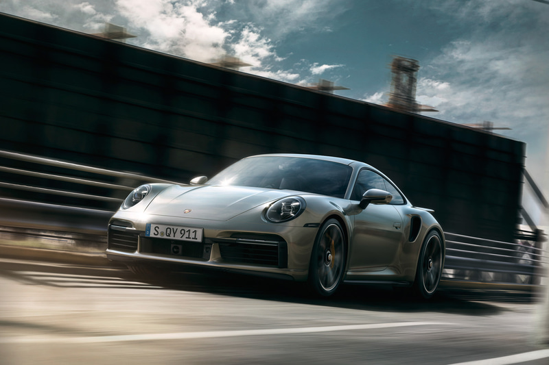 0-200km/h加速は先代モデルから1秒短縮の8.9秒を実現