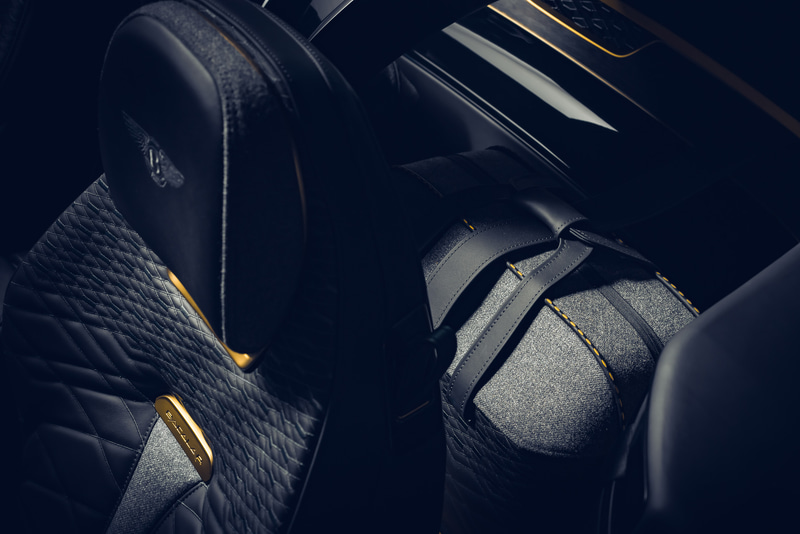 シート後ろには半密閉式ラゲッジスペースを持つ