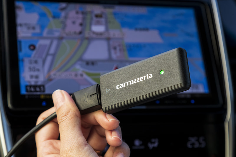 ネットワークスティックは手のひらに収るサイズ