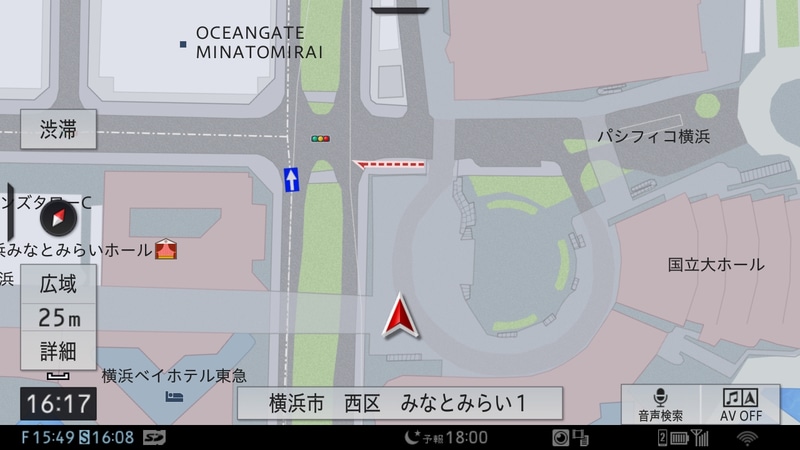 GPSを受信できない地下駐車場でも完璧。「地下駐車場から出たら場所が分からない」なんて事態とは無縁だ