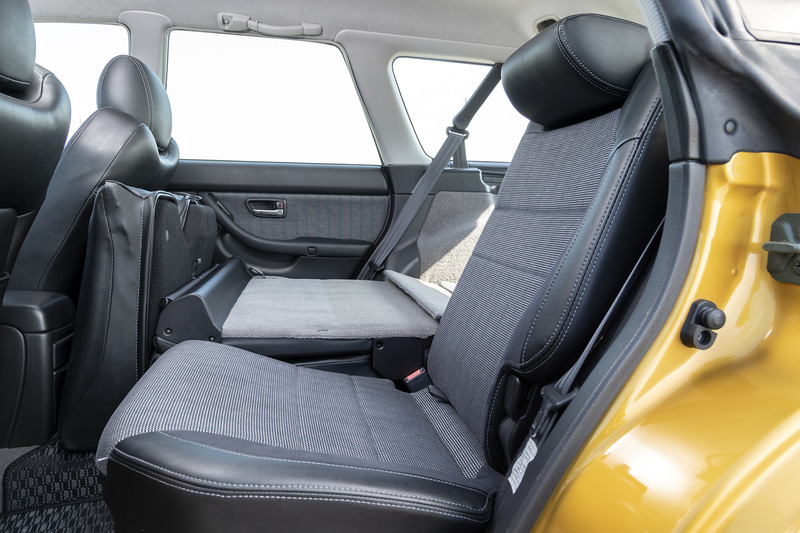 広々としたラゲッジルーム。後席シート座面をチップアップさせてフルフラットにすることもできる