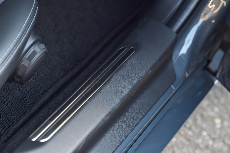 一部改良で追加されたスカッフプレート