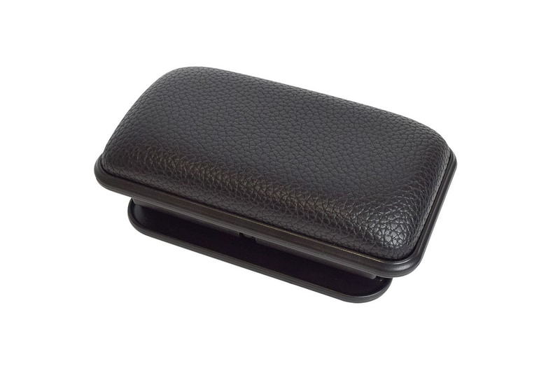 アームの固定位置を変えてクッションの高さを3段階で調整可能