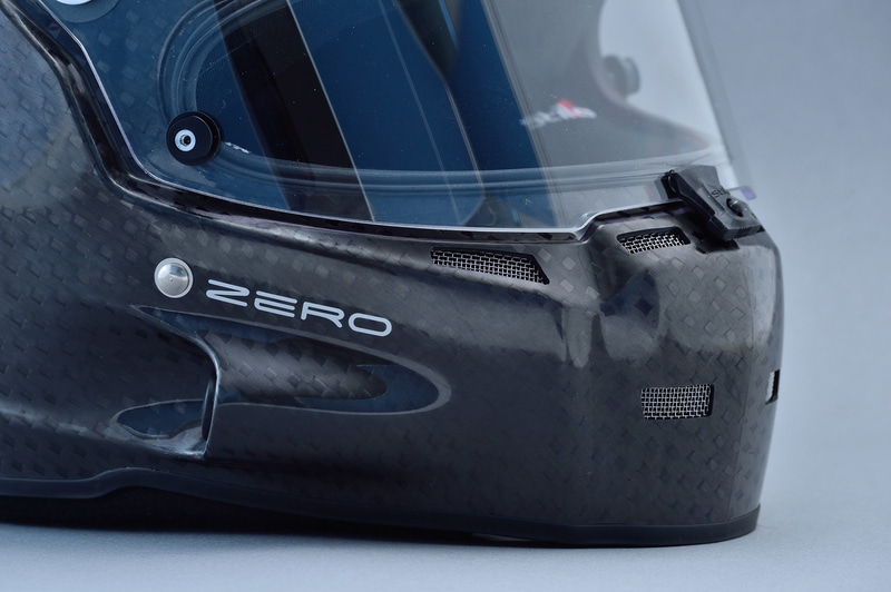 プラグシステム付きモデルではプラグとマイクが標準装備される。プラグは左右どちらにでも装着でき、一方は給水用などにも利用できる