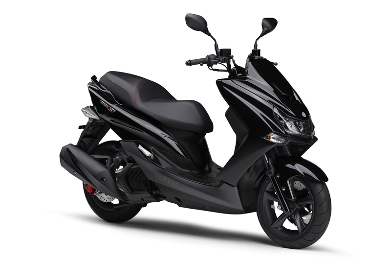 新色の「ブラックメタリック X」