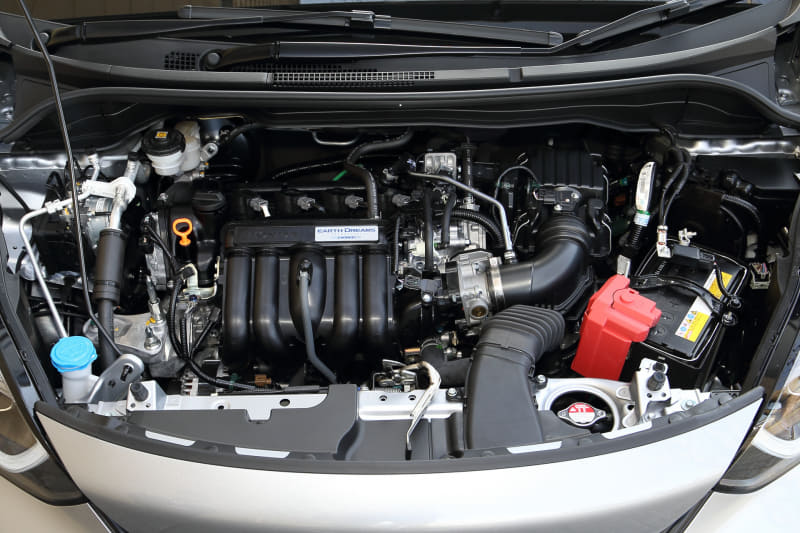 ガソリンエンジンは1.3リッター、最高出力98PS/6000rpm、最大トルク118Nm/5000rpm