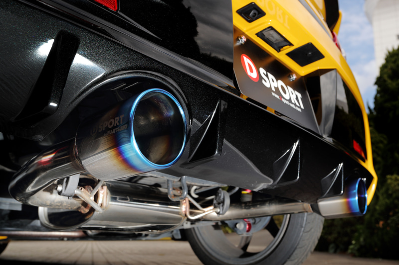 D-SPORT × FUJITSUBO スポーツマフラーは、ローブ、セロとともにGR SPORTでも認証を取った専用品番を用意。焼き色のついたブルーテール（8万5000円：税別）とポリッシュ仕上げ（7万3000円：税別）の2種類をラインアップ