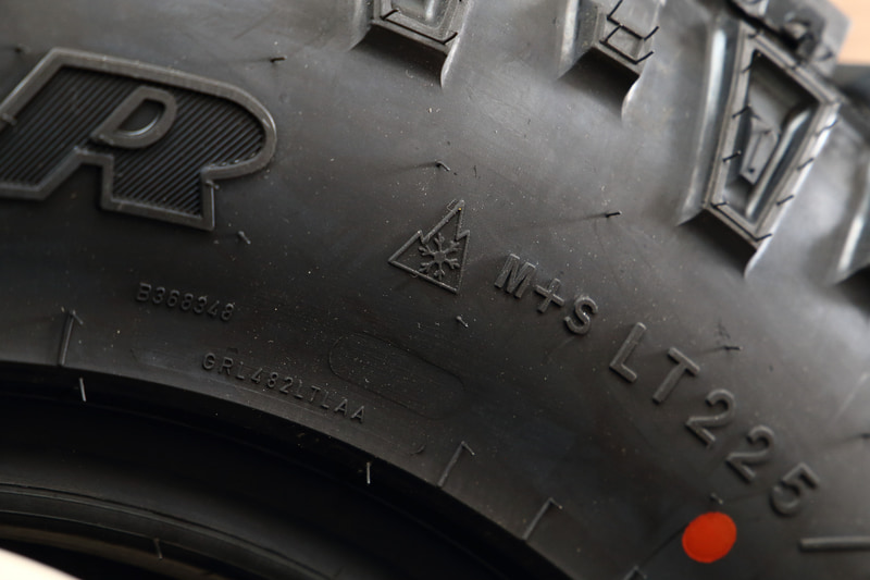 欧州型オールシーズンタイヤにはM＋S（マッド＆スノー）に加えてスノーフレークマークが付く