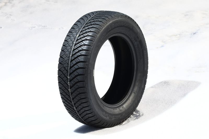 乗用車用のオールシーズンタイヤ「Vector 4 Seasons Hybrid（ベクター フォー シーズンズ ハイブリッド）」