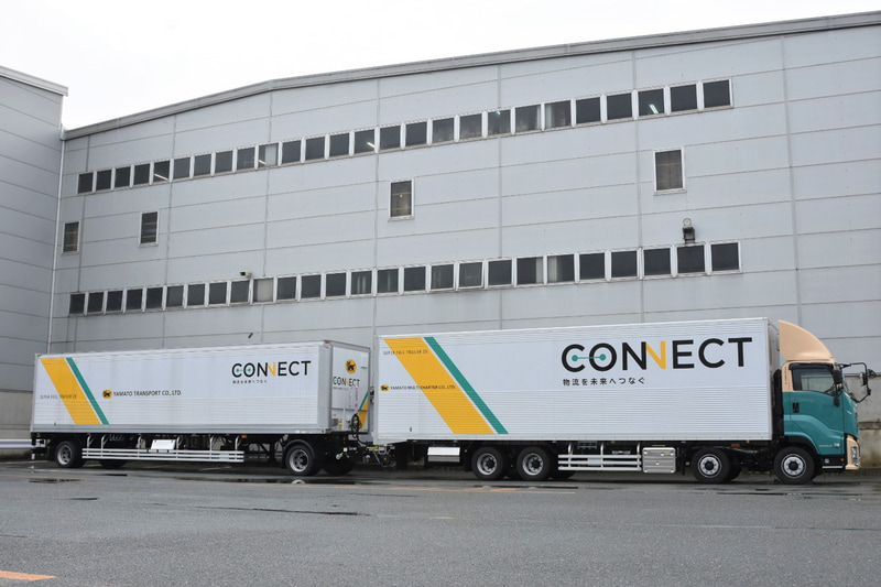 ヤマト運輸のダブル連結トラック「スーパーフルトレーラSF25」