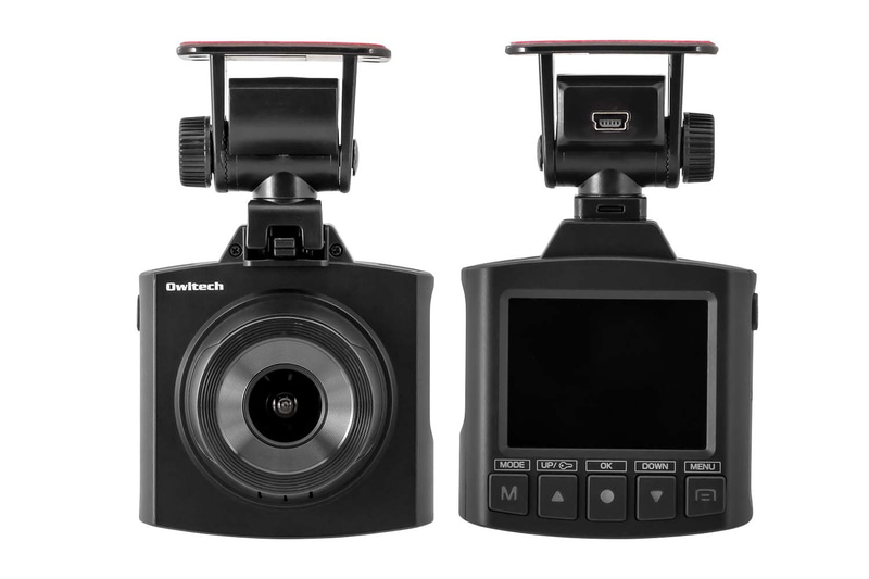 製品にはGPSアンテナを内蔵する取付ブラケットや16GBのmicroSDカード、長さ4mのシガープラグコードなどが付属