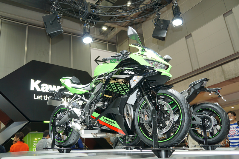 「第46回東京モーターショー2019」でワールドプレミアされた「Ninja ZX-25R」
