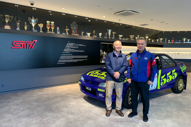 元広報部の真下義明さんにSTIギャラリーを案内してもらいました