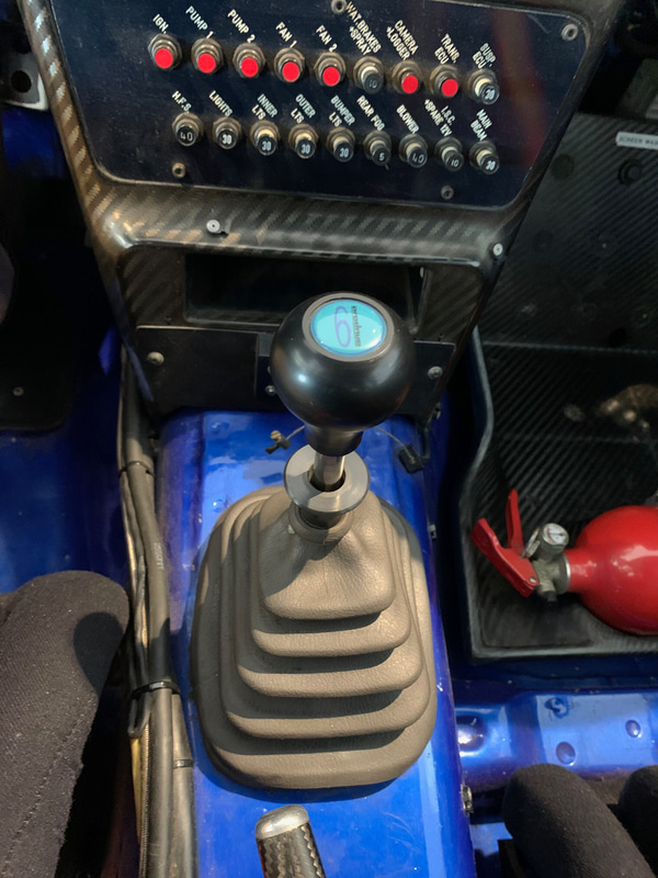 マクレーはシーケンシャルではなく6速H型パターンを使っていた