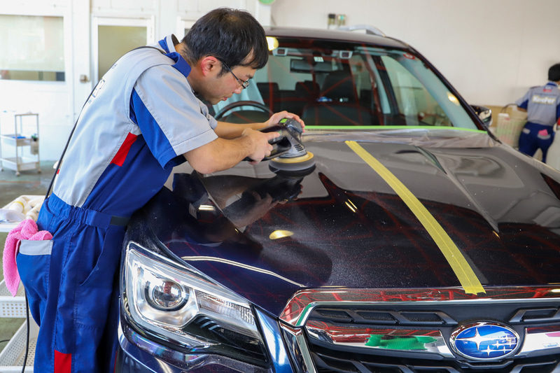続けてスポンジバフで軽研磨