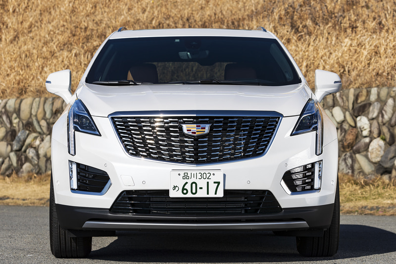 マイナーモデルチェンジでフロントグリルがこれまでの横桟タイプから変更された。装着するタイヤはミシュラン製「PREMIER LTX」（235/65R18）