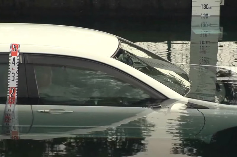 JAFユーザーテスト「水没時、何を使えば窓が割れる？」のテスト風景