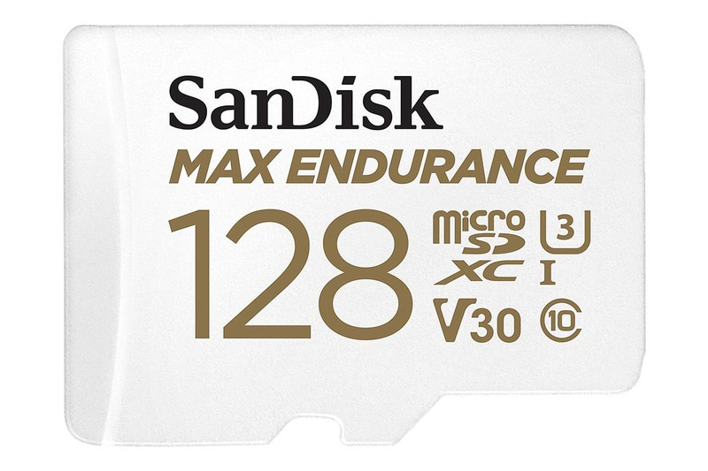 MAX ENDURANCE高耐久microSDカードでは32GB（左）、64GB（中央）、128GB（右）など4製品をラインアップ