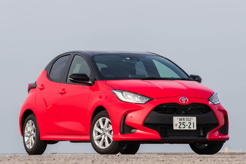 今回試乗したのは、新開発の直列3気筒DOHC 1.5リッター直噴ガソリン「M15A-FKS」型エンジンにDirect Shift-CVTを組み合わせる2WD（FF）の「ヤリス G」（175万6000円）。2WD車のボディサイズは3940×1695×1500mm（全長×全幅×全高。4WD車の全高は1515mm）で、ホイールベースは2550mm