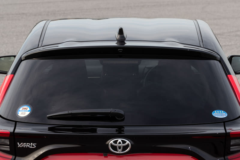 ボディカラーはオプション設定の2トーンボディカラー「ブラック×コーラルクリスタルシャイン」