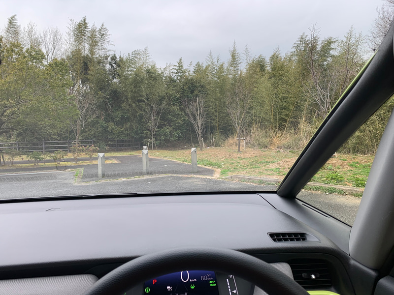 運転席からの左右の視界。開けてよく見える