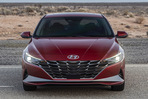 福岡 Hyundai ヒュンダイ エラントラ 左 6MT 値下げ（新型ヒュンダイ 