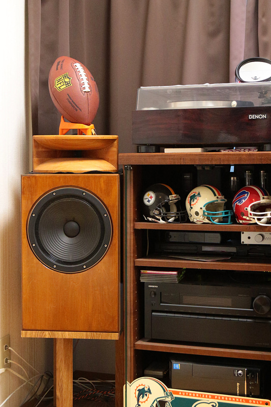 仕事部屋に設置されたスピーカー