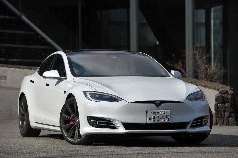参考写真：テスラモーターズジャパンが販売するEV（電気自動車）「モデル S」