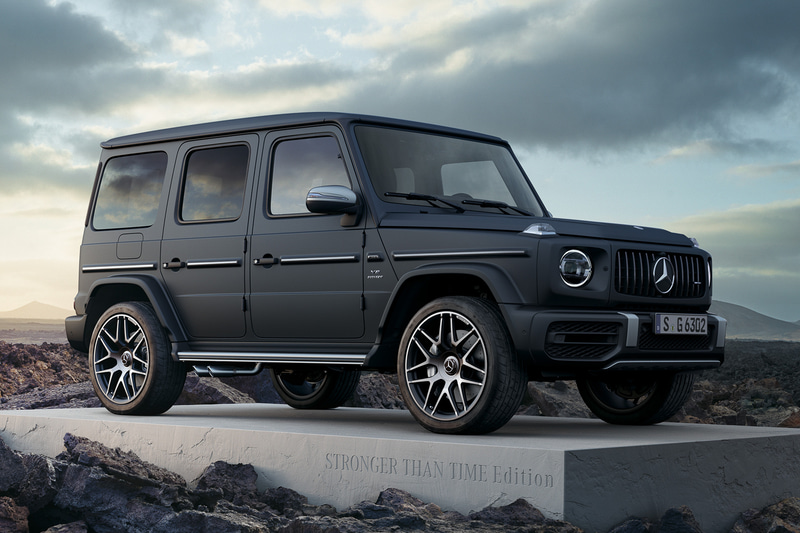 限定車「メルセデスAMG G 63 ストロンガー ザン タイム エディション」。ボディカラーは18万円高で100台限定のマグノナイトブラック